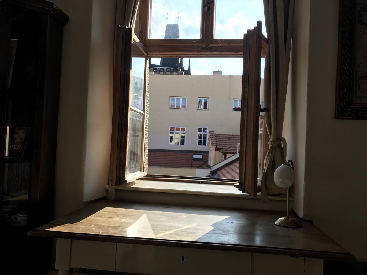 Queen Bee Apartments プラハ エクステリア 写真